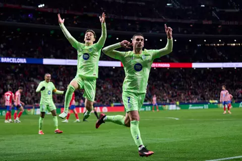 ثنائية استثنائية لفيران توريس في مباراته رقم 100 مع برشلونة بالدوري الإسباني